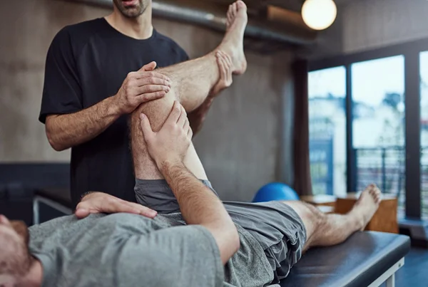 Knee Physiotherapy / à¤˜à¥à¤Ÿà¤¨à¥‡ à¤•à¥€ à¤«à¤¿à¤œà¤¿à¤¯à¥‹à¤¥à¥‡à¤°à¥‡à¤ªà¥€